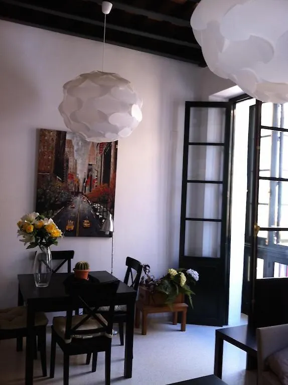 Apartamento muy bien situado en el centro de Cádiz y al lado de la playa