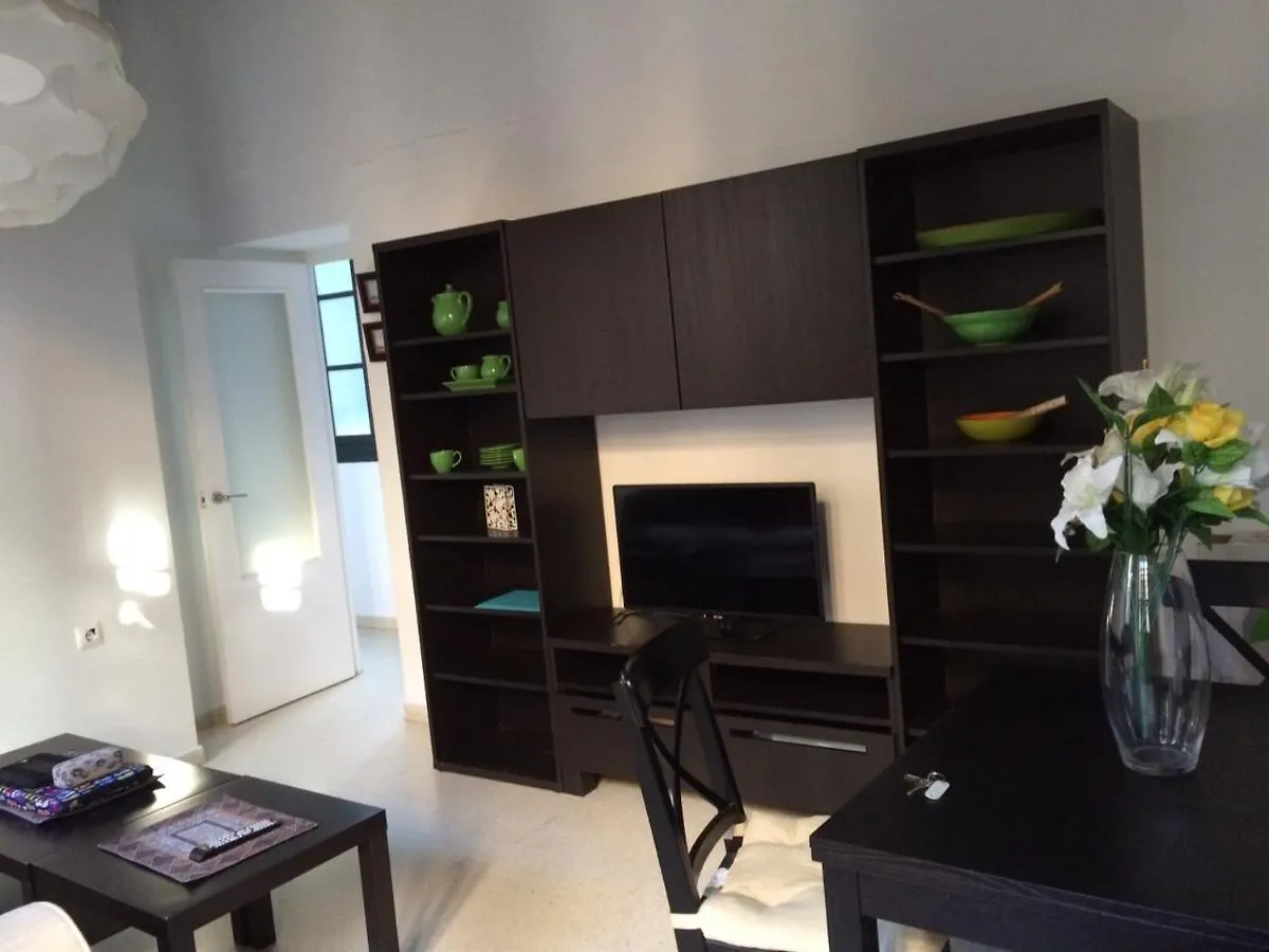 Apartamento Muy Bien Situado En El Centro De Cadiz Y Al Lado De La Playa