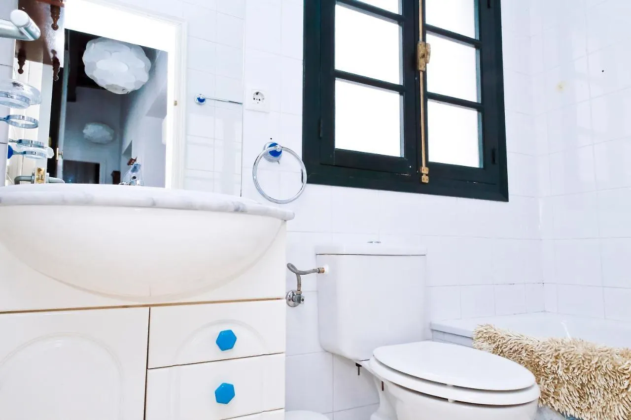 Apartamento Muy Bien Situado En El Centro De Cadiz Y Al Lado De La Playa